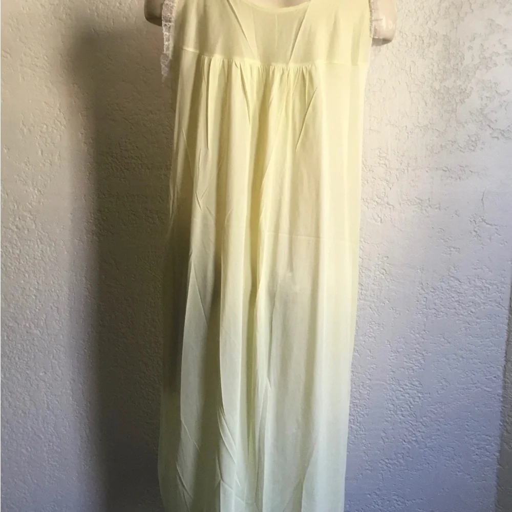 VINTAGE nylon floral nightgown